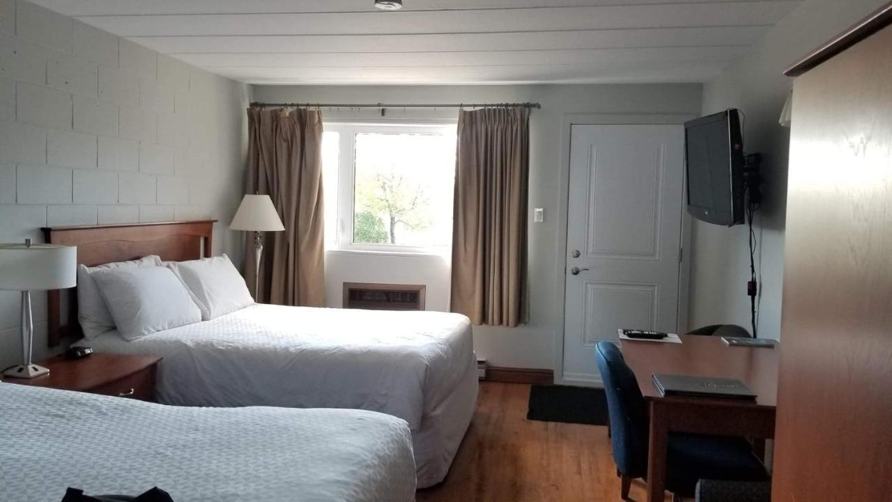 Auberge Happy Logis Lac-Etchemin ภายนอก รูปภาพ